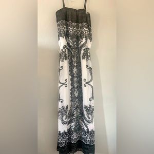 GROOVY WOMEN SEMI SHEER MAXI DRESS  BLACK AND WHITE SIZE M